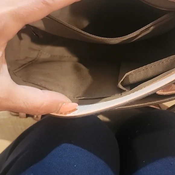 Vince Camuto Pink Crossbody/Shoulder Bag with Flap Design and adjustable Strap - Picture 8 of 15